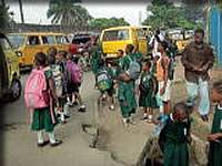 地域の学校に通う子供たち